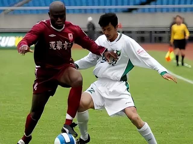 队报：巴黎卖拉莫斯和李刚仁收入破亿，将签阿克利乌舍和迪奥曼德