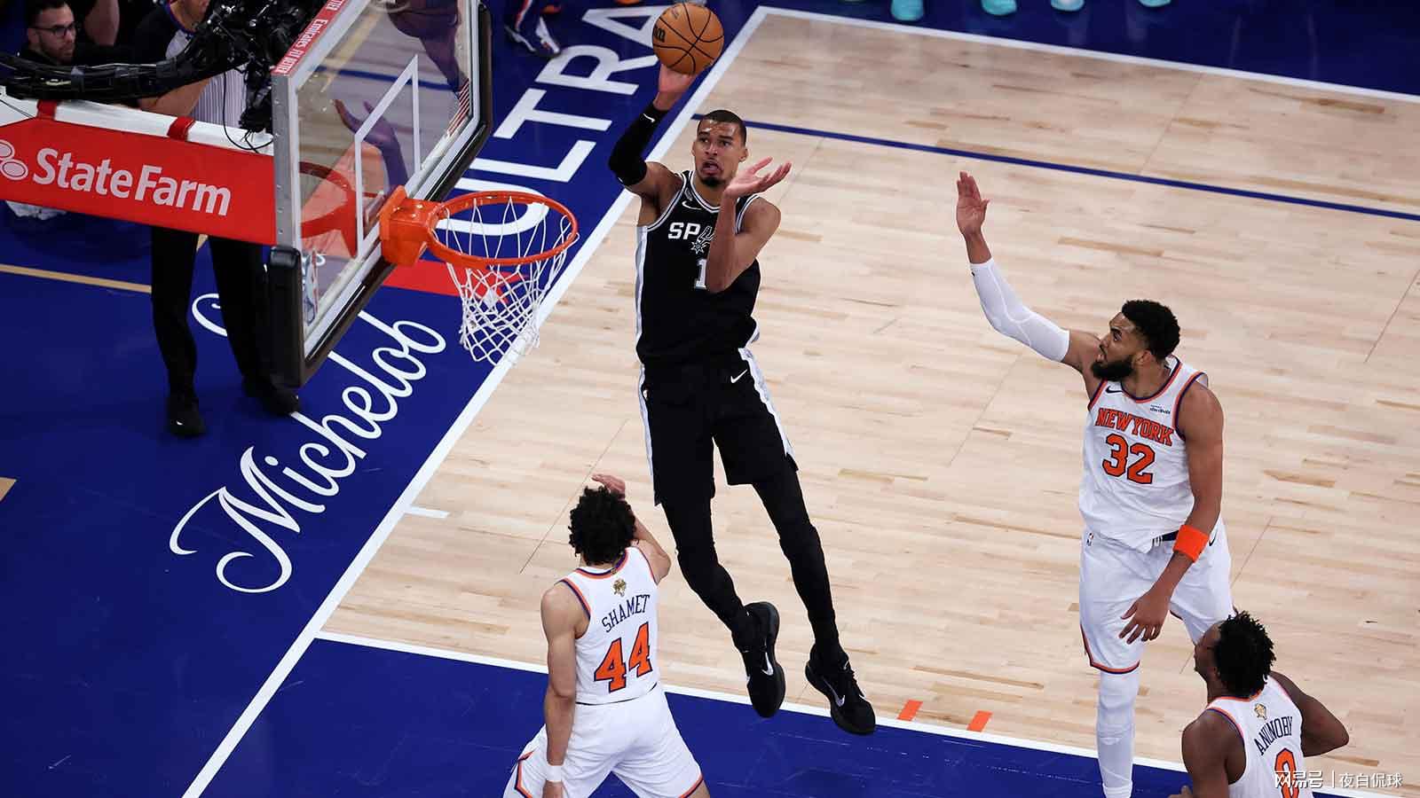 同样是NBA传奇巨星，为何科比营销害人，詹姆斯营销却无害？