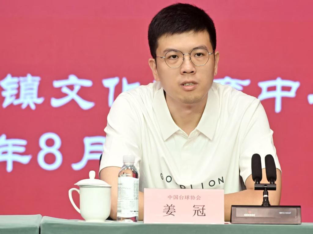 拉亚：很多人以为我做过面部手术，其实只是撞断了鼻子